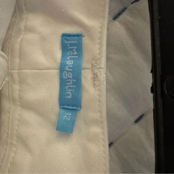 J McLaughlin NWOT White Scalloped Hem Shorts Size 12 - Picture 4 of 5